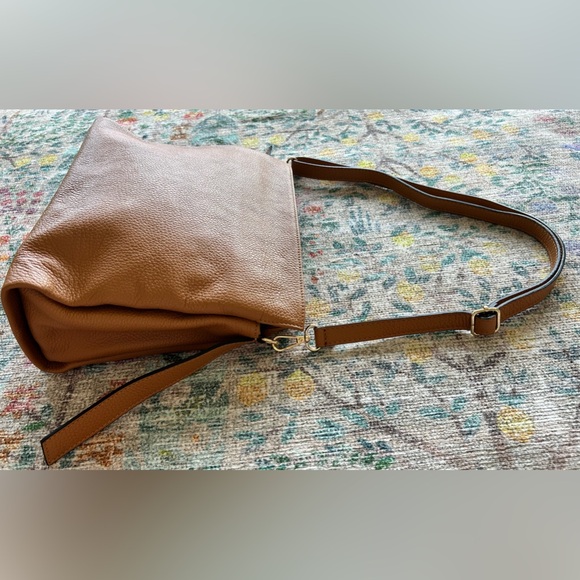 Persaman New York Leather Tote - Picture 5 of 15